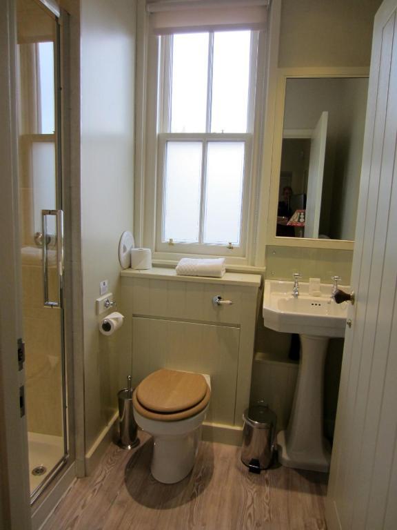 The Loch Lomond Arms Hotel 러스 객실 사진