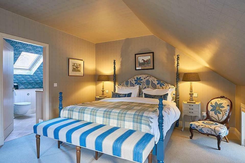 The Loch Lomond Arms Hotel 러스 객실 사진